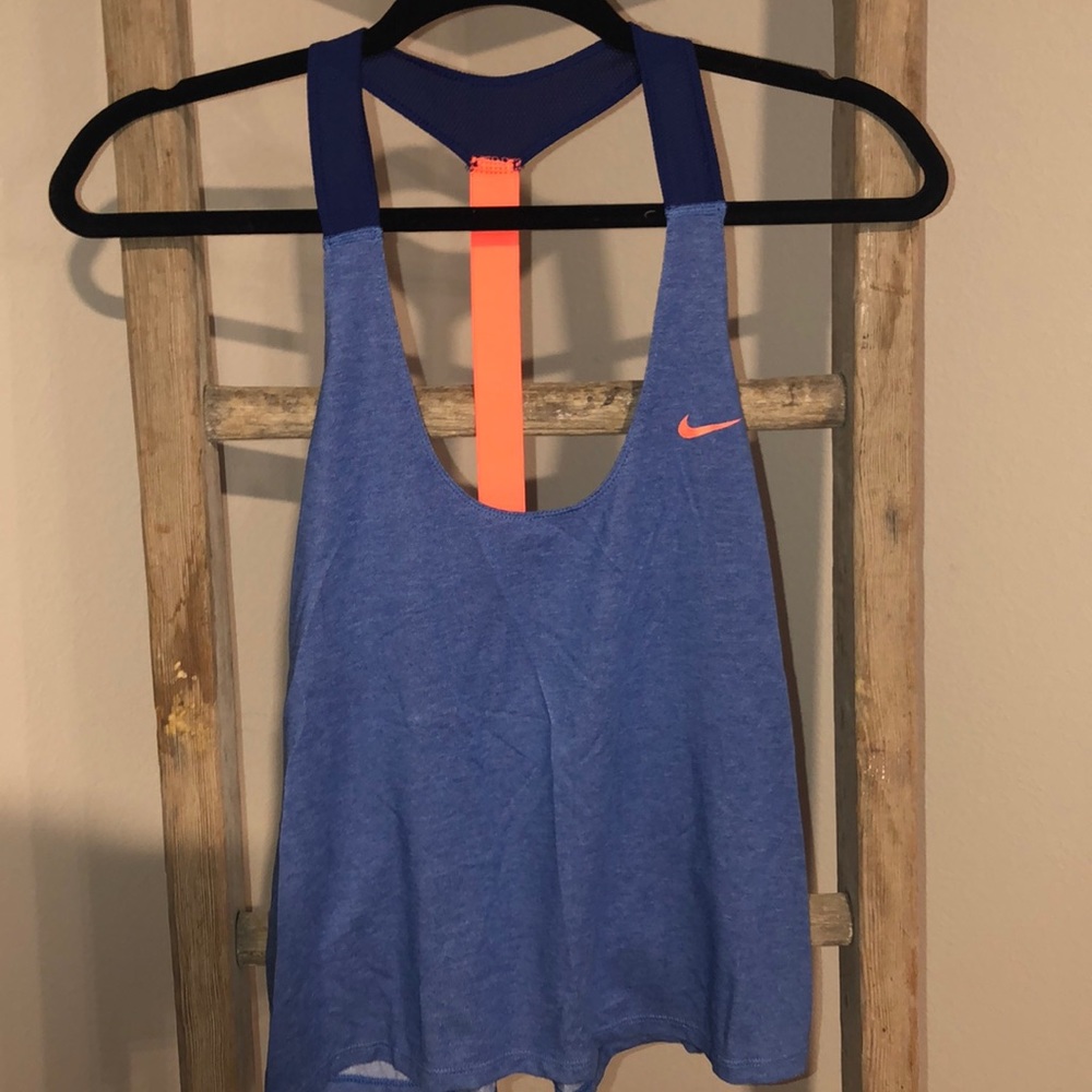 Nike top